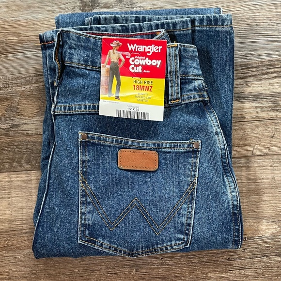 Womens Wrangler high rise cowboy cut jeans size:1/2x36 - Picture 4 of 6